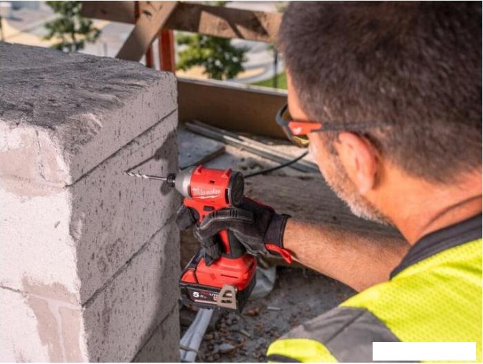 Винтоверт Milwaukee M18 M18BLIDRC-0 4933492839 (без АКБ)