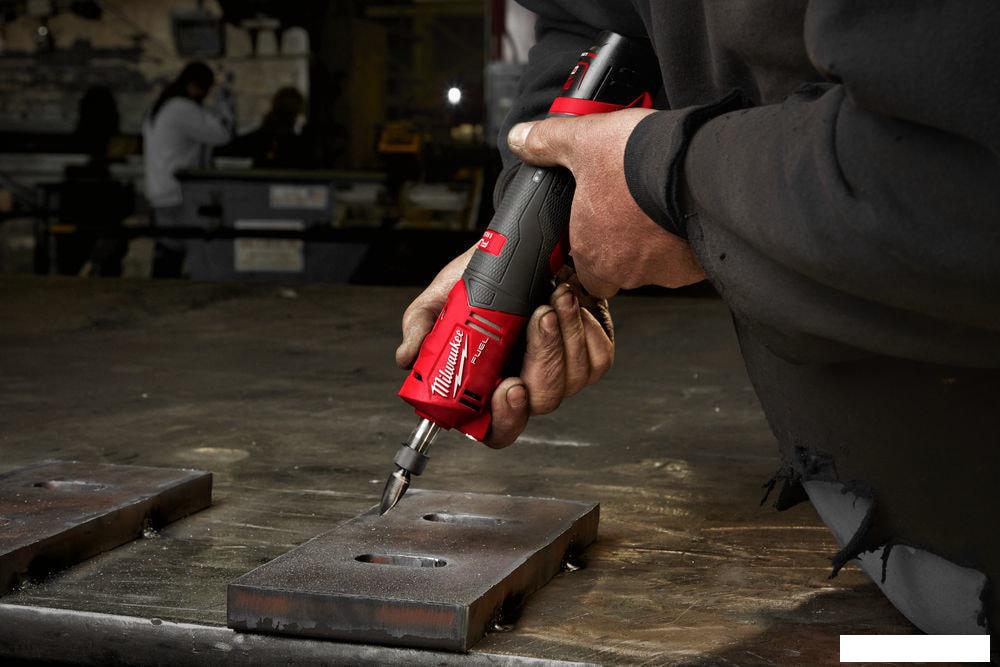 Прямошлифовальная машина Milwaukee M12 Fuel FDGS-0 4933471435 (без АКБ)