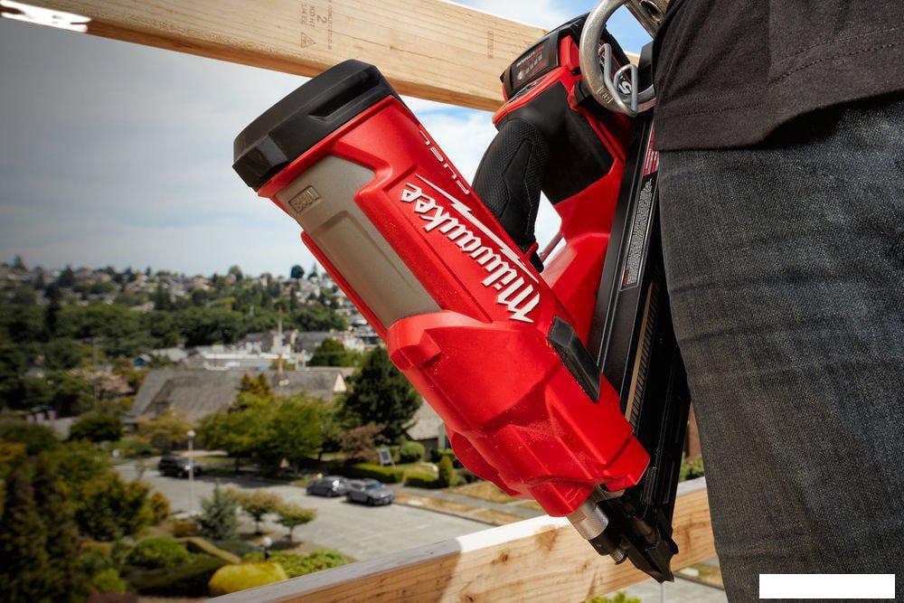 Milwaukee M18 FFN-502C 4933471404 (с 2-мя АКБ)