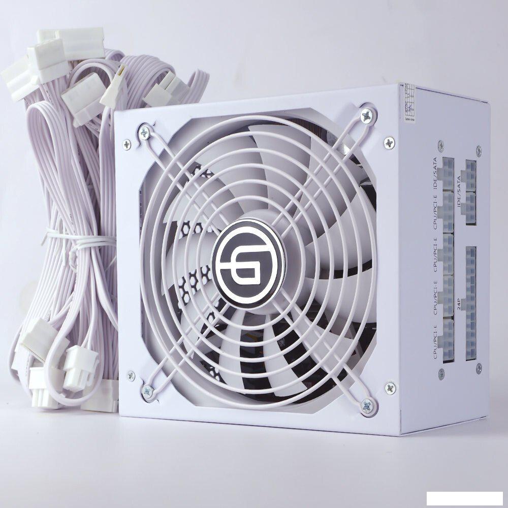 Блок питания Ginzzu MC1000 (белый)