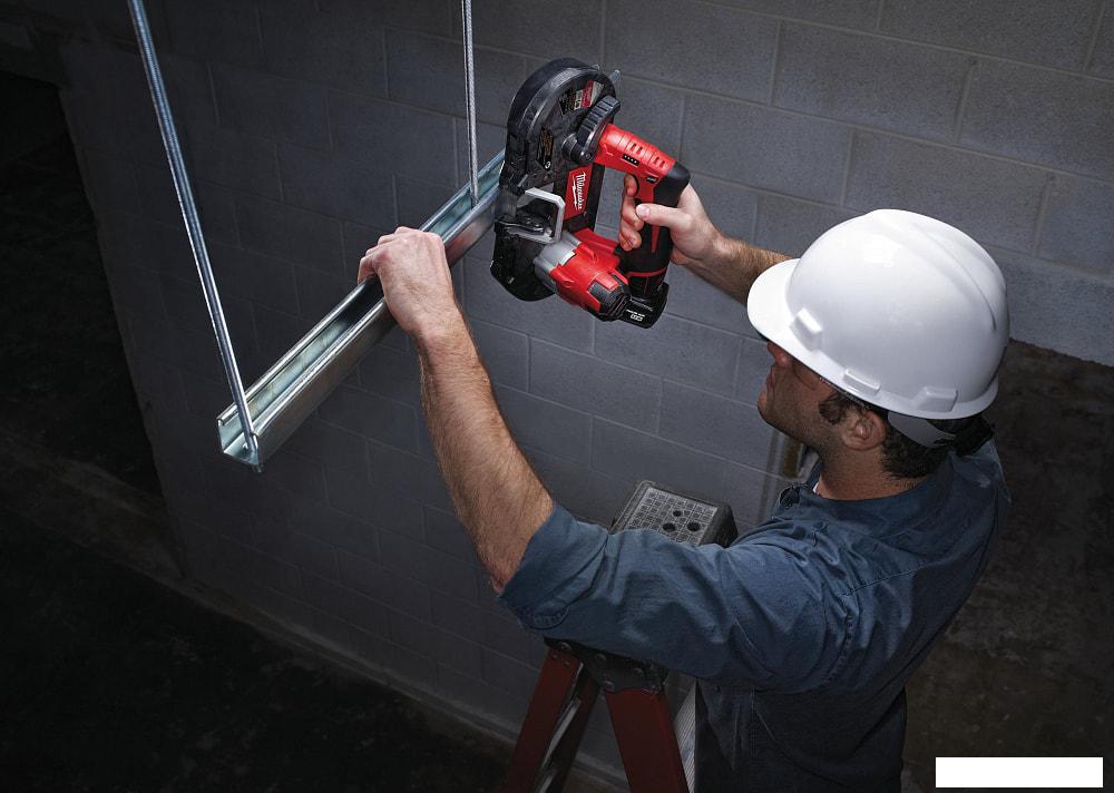 Ленточная пила Milwaukee M12 BS-0 4933431310 (без АКБ)