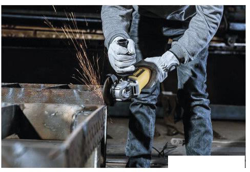 Угловая шлифмашина DeWalt DWE4117-QS