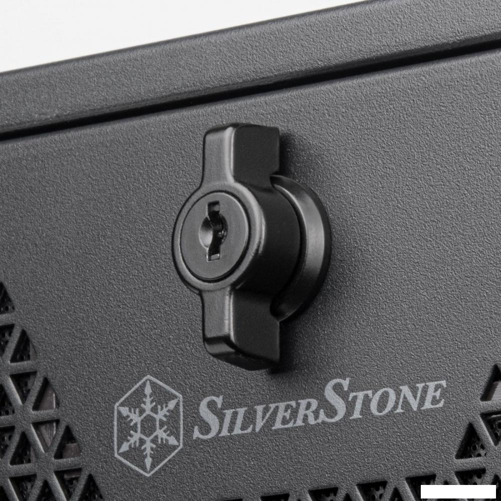 Корпуса SilverStone RM44