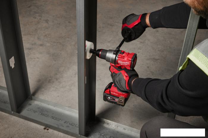 Ударная дрель-шуруповерт Milwaukee M18 ONEPD3-502X 4933492801 (с 2-мя АКБ, кейс)