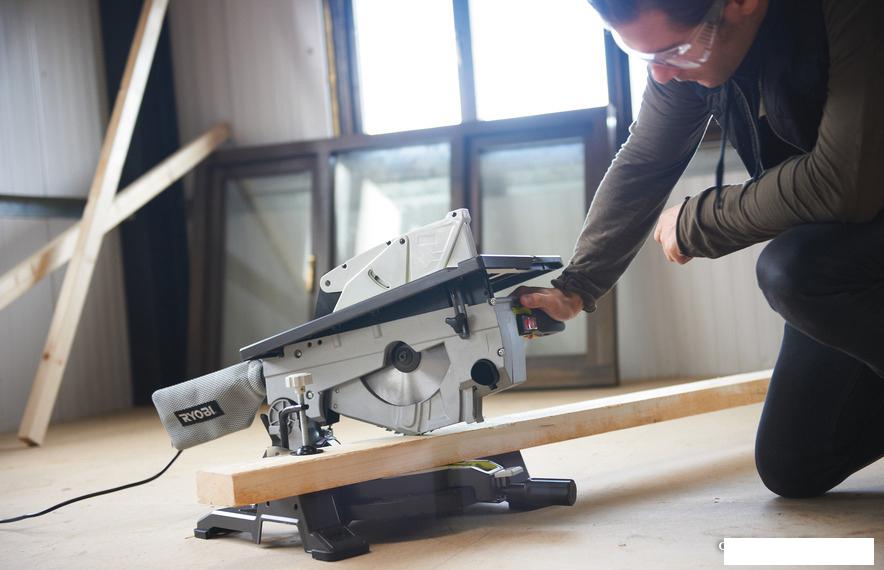 Станок Ryobi RTS1800-G