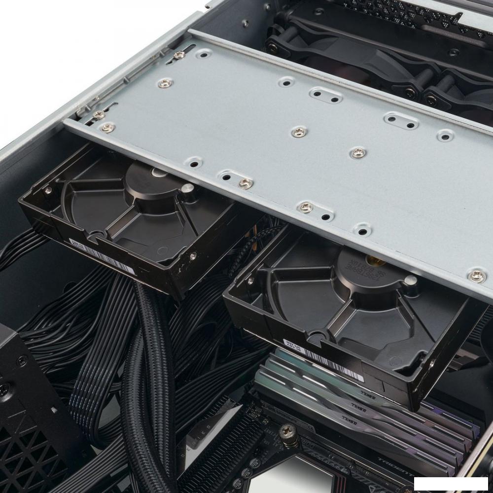 Корпуса SilverStone RM44