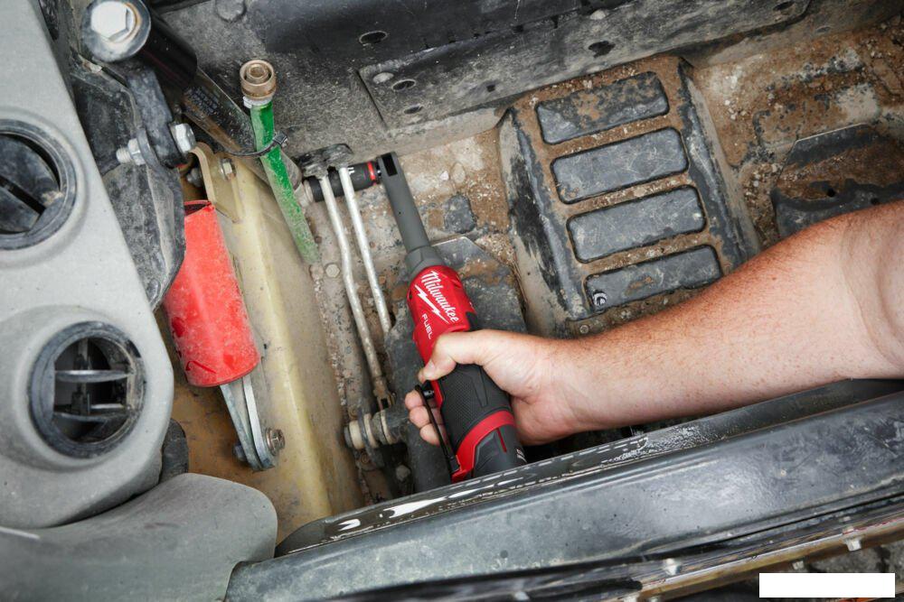 Трещотка Milwaukee M12 FUEL M12FHIR38LR-0 4933480791 (без АКБ)