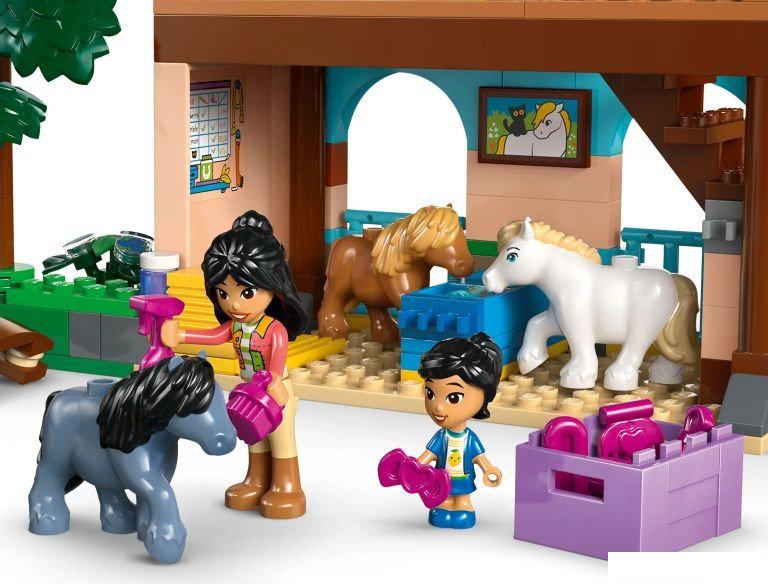 Конструктор LEGO Friends 42654 Ранчо и конюшня пони