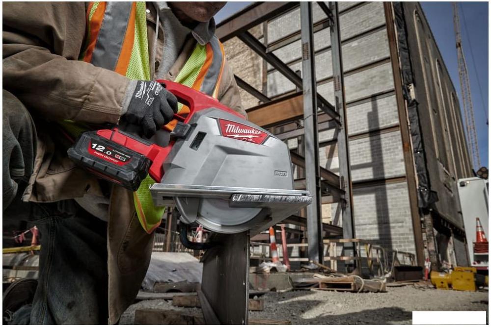 Дисковая (циркулярная) пила Milwaukee Fuel M18 FMCS66-0C 4933472110 (без АКБ, кейс)