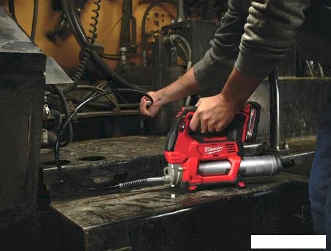 Пистолет для герметика Milwaukee M18 GG-201C 4933440490