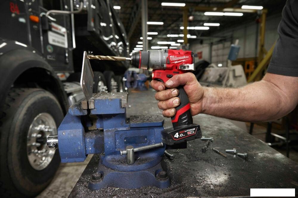 Ударная дрель-шуруповерт Milwaukee M12 FUEL M12FPD2-402X 4933479869 (с 2-мя АКБ 4 Ач, кейс)