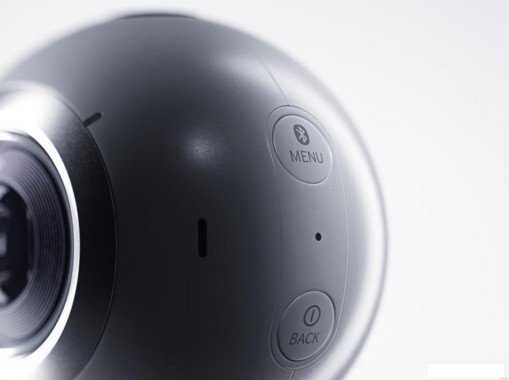 Экшен-камера Samsung Gear 360