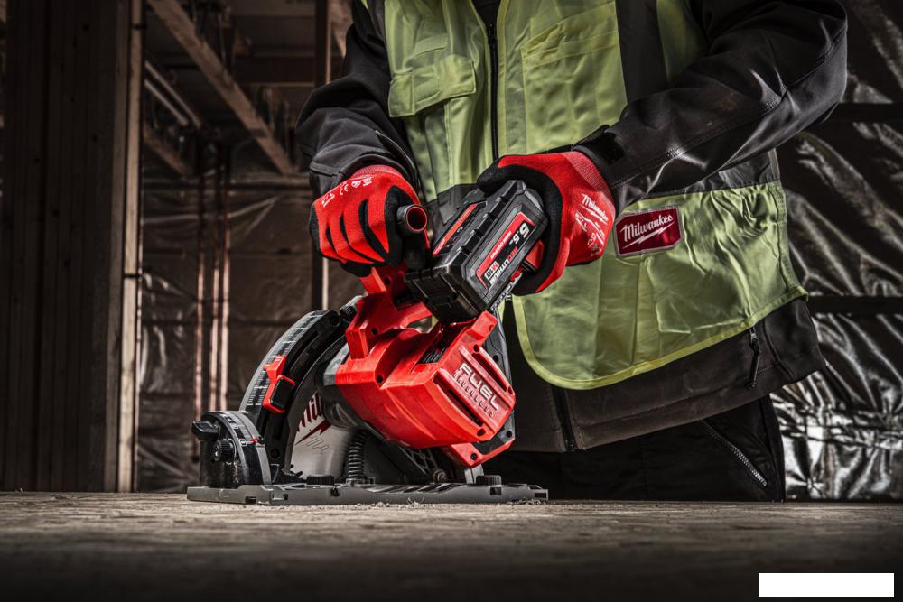Дисковая погружная  Milwaukee M18 FPS55-552P Fuel 4933478778 (с 2-мя АКБ, кейс)