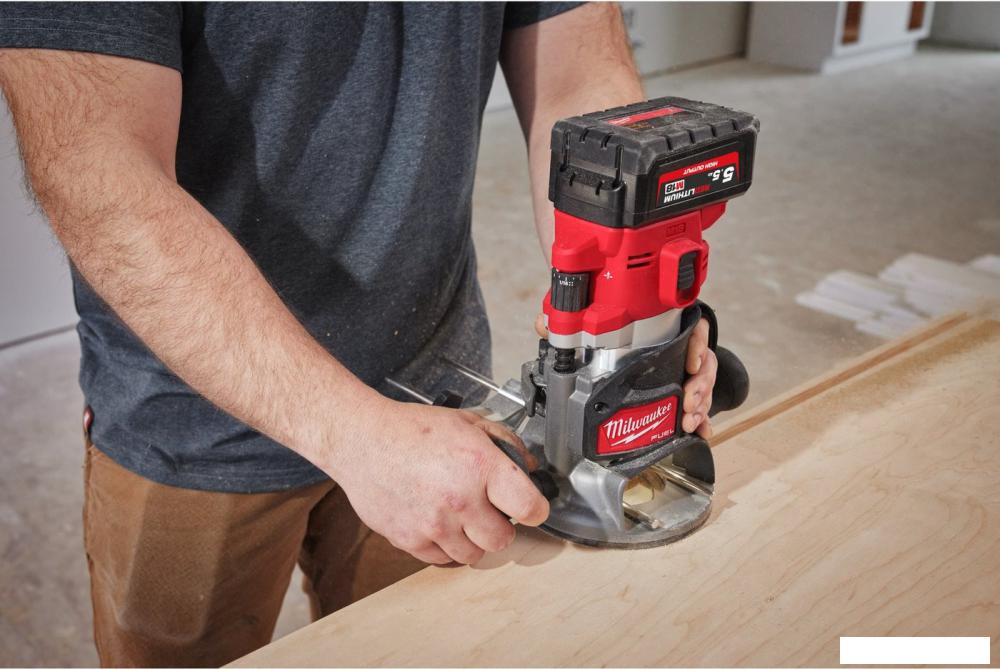Вертикальный фрезер Milwaukee M18 FR12-0X 4933493304 (без АКБ)