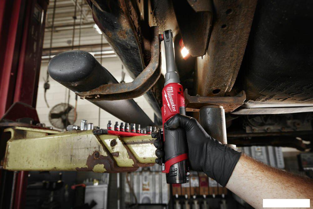 Трещотка Milwaukee M12 FUEL M12FHIR14LR-0 4933480790 (без АКБ)