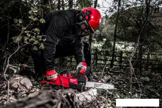 Аккумуляторная пила Milwaukee M18 FCHSC-0 (без АКБ)