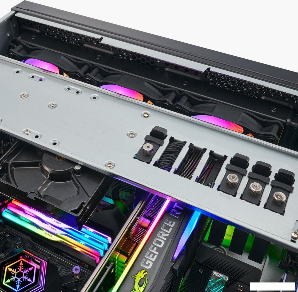 Корпуса SilverStone RM44