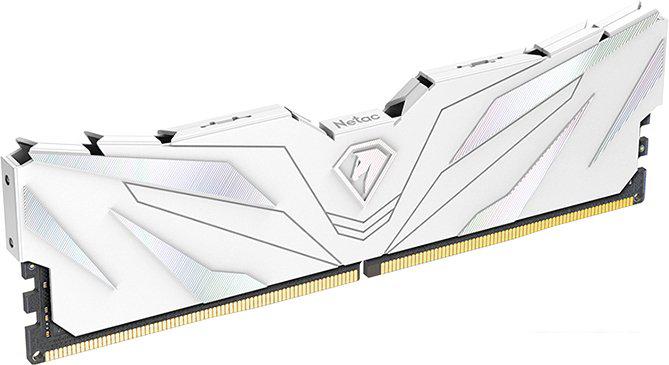 Оперативная память Netac Shadow II White 16ГБ DDR4 2666 МГц NTSWD4P26SP-16W