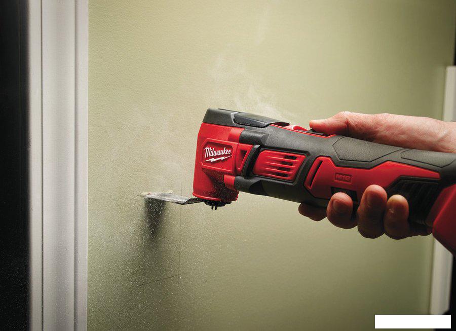 Реноватор Milwaukee M18 BMT-0 4933446203 (без АКБ)