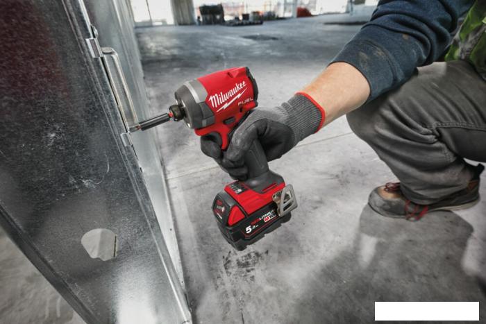 Винтоверт Milwaukee M18 FUEL M18FID3-0 4933498061 (без АКБ)
