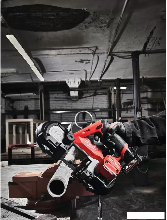 Ленточная пила Milwaukee Fuel M12 FBS64-402C 4933478441 (с 2-мя АКБ, кейс)