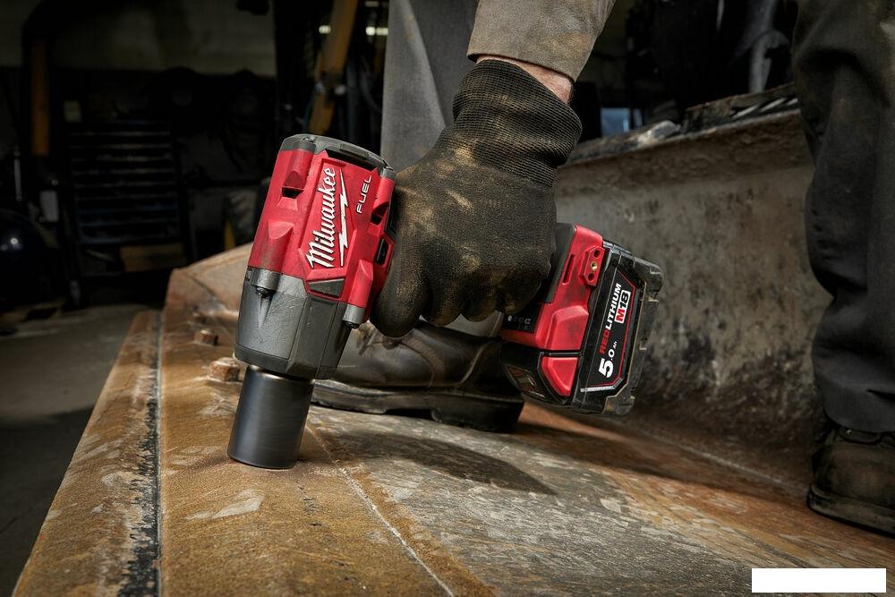 Гайковерт Milwaukee M18 FUEL M18FMTIW2F38-0X 4933479153 (без АКБ, кейс)