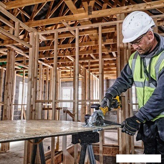 Дисковая (циркулярная) пила DeWalt DCS571N-XJ (без АКБ)