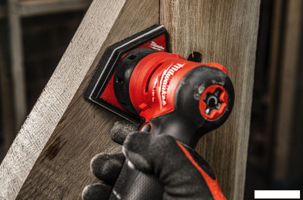 Дельташлифмашина Milwaukee M12FDSS-0B 4933479680 (без АКБ)