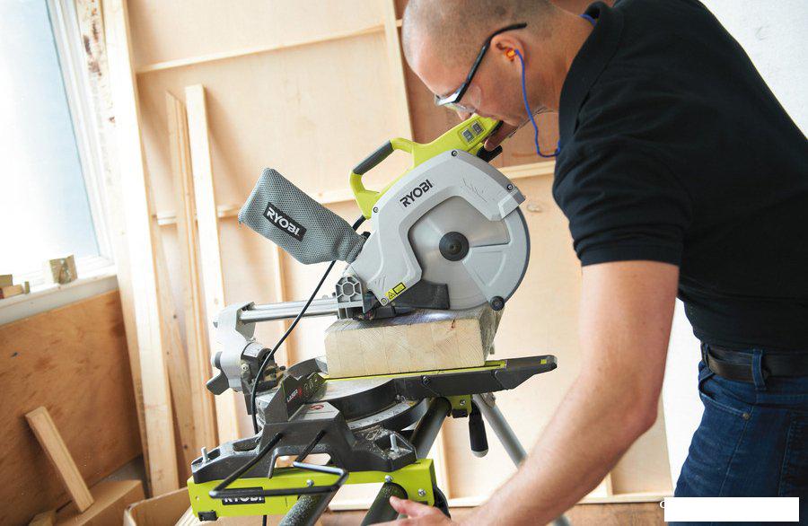 Торцовочная пила Ryobi EMS254L