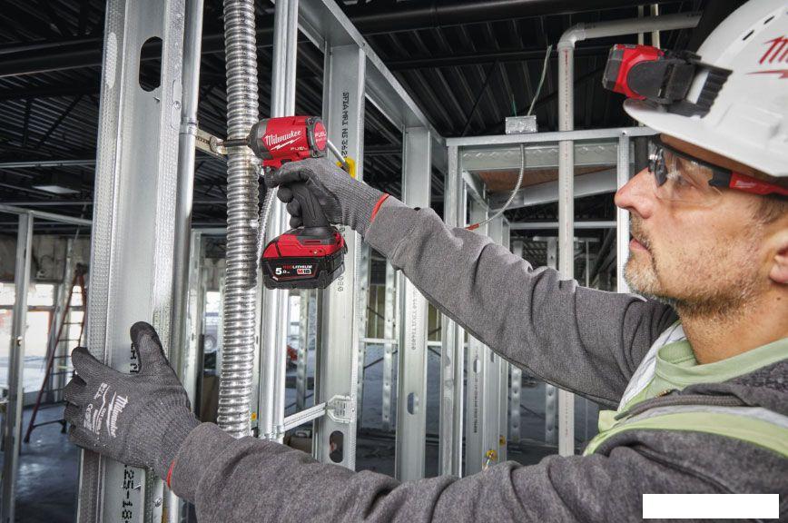 Винтоверт Milwaukee M18 FUEL M18FID3-0X 4933479864 (без АКБ, кейс)