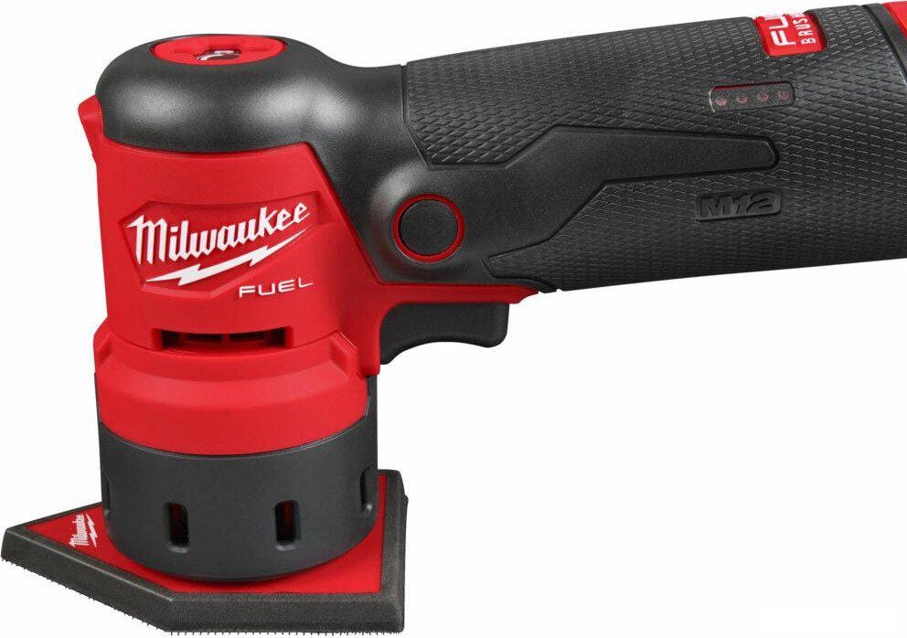 Дельташлифмашина Milwaukee M12FDSS-422X 4933479681 (с 2-мя АКБ 2 Ач, 4 Ач)