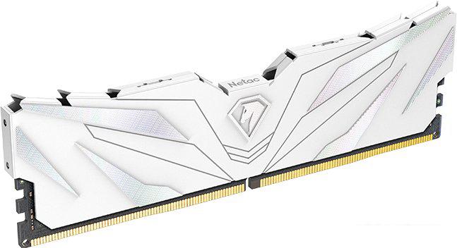 Оперативная память Netac Shadow II White 16ГБ DDR4 2666 МГц NTSWD4P26SP-16W