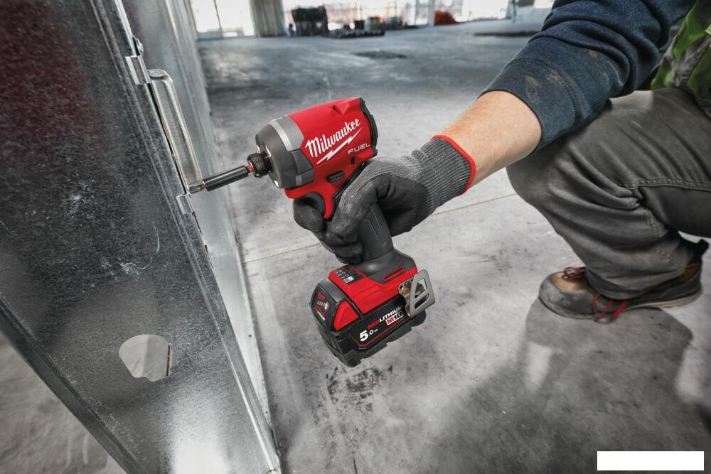 Винтоверт Milwaukee M18 FUEL M18FID3-0 4933498061 (без АКБ)