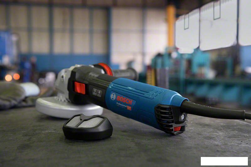 Угловая шлифмашина Bosch GWS 17-125 S Professional 06017D0300