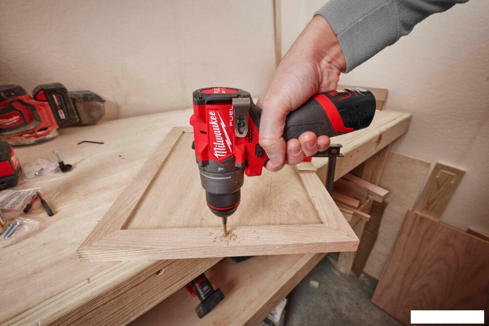 Ударная дрель-шуруповерт Milwaukee M12 FUEL M12FPD2-202X 4933479868 (с 2-мя АКБ 2 Ач, кейс)