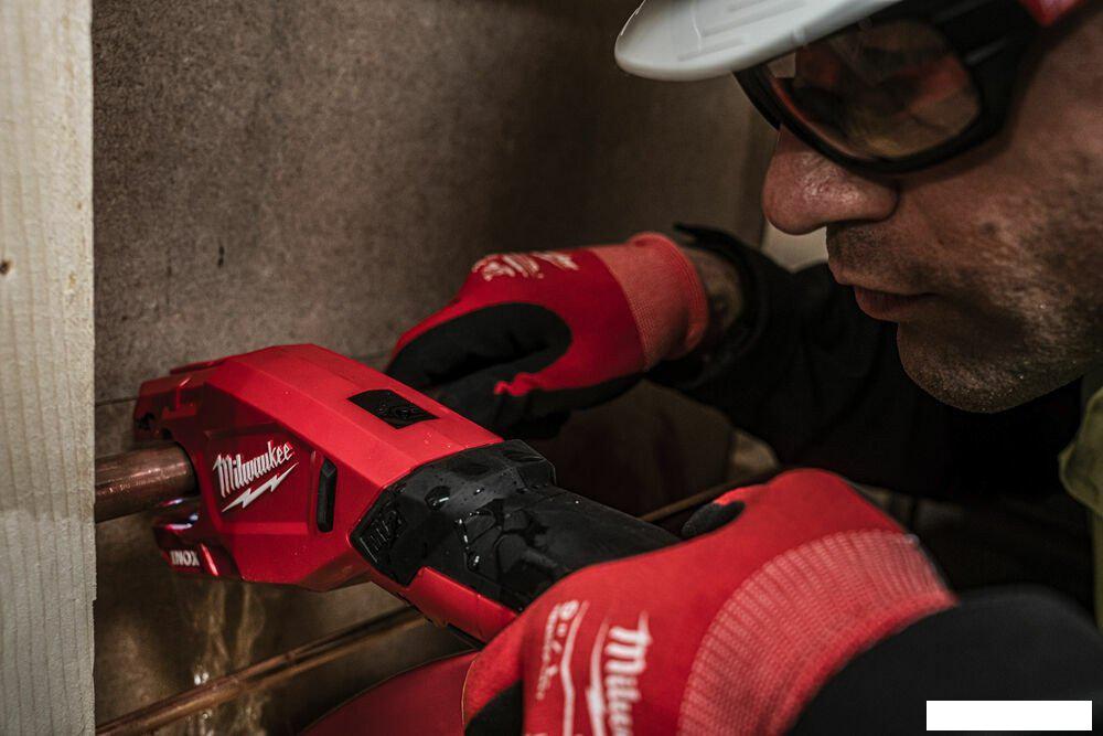Труборез Milwaukee M12 PCSS-202C 4933479242 (с 2-мя АКБ, кейс)