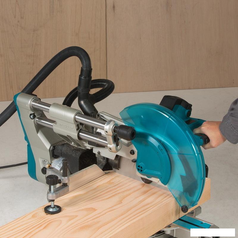 Торцовочная пила Makita LS1219L