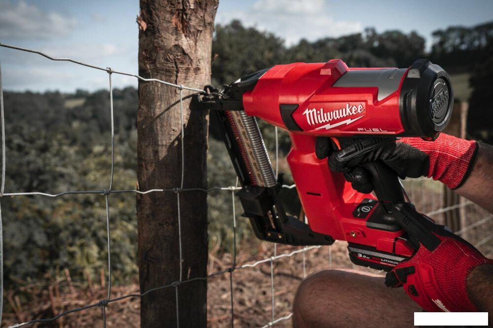 Milwaukee M18 FUEL M18FFUS-0C 4933479834 (без АКБ, кейс)