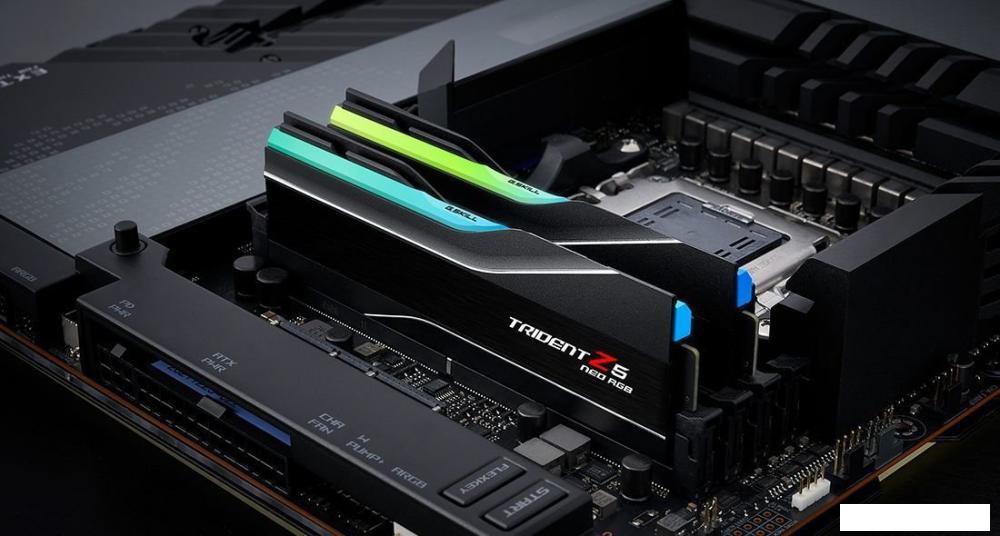 Оперативная память G.Skill Trident Z5 Neo RGB 2x16ГБ DDR5 6400 МГц F5-6400J3039G16GX2-TZ5NR