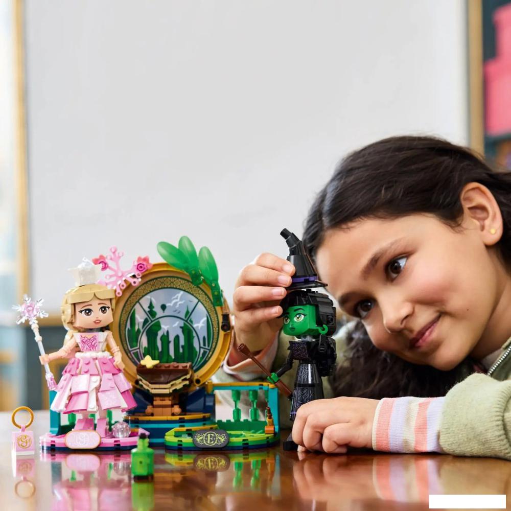 Конструктор LEGO Wicked 75682 Эльфаба и Глинда