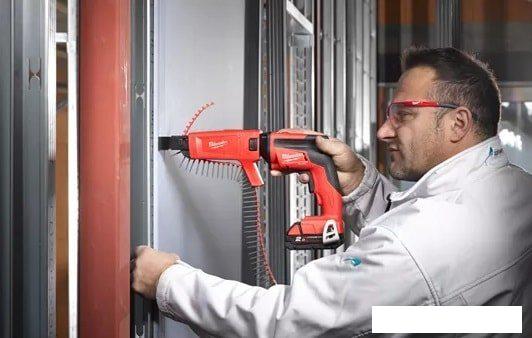 Шуруповерт для гипсокартона Milwaukee M18 FSGC-202X 4933459199 (с 2-мя АКБ, кейс)