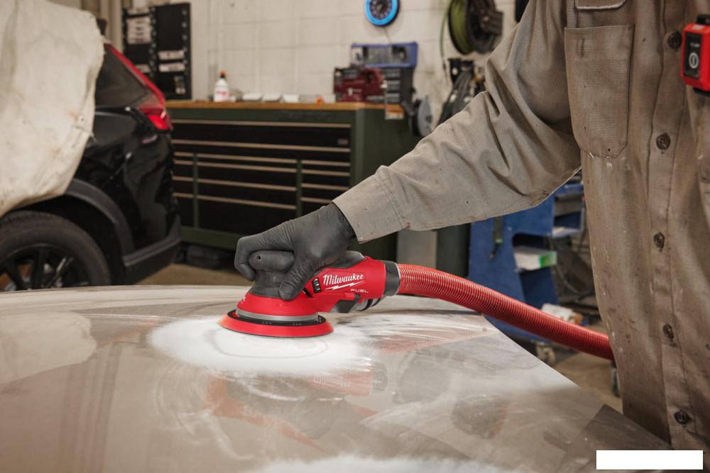 Эксцентриковая шлифмашина Milwaukee M12FROS2.5-502X 4933493648 (без АКБ)
