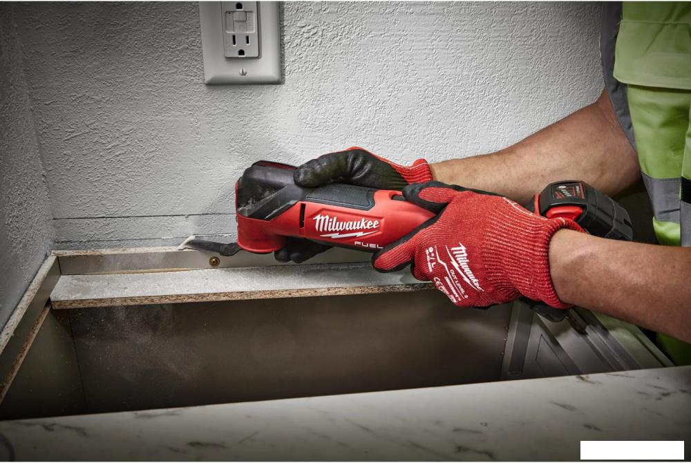 Реноватор Milwaukee M18 FMTMC-502X 4933499454 (с 2-мя АКБ, кейс)