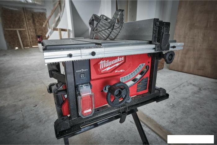 Станок Milwaukee M18 FUEL M18FTS210-0 4933464722 (без АКБ)