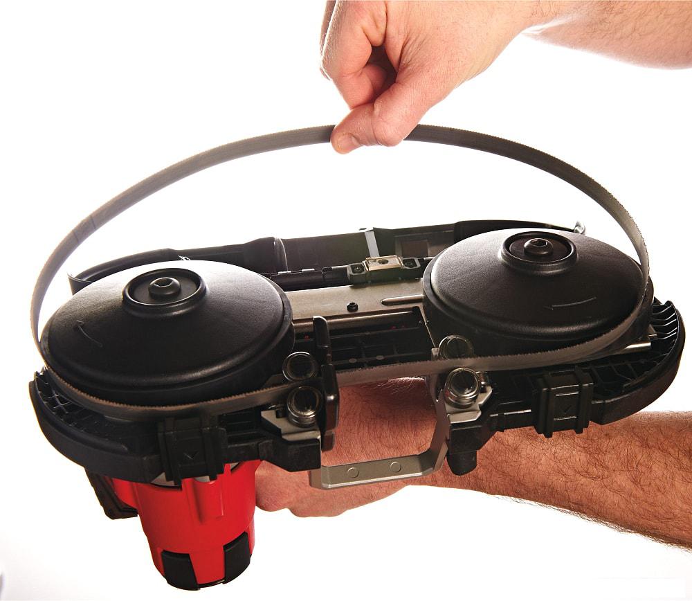 Ленточная пила Milwaukee M12 BS-0 4933431310 (без АКБ)