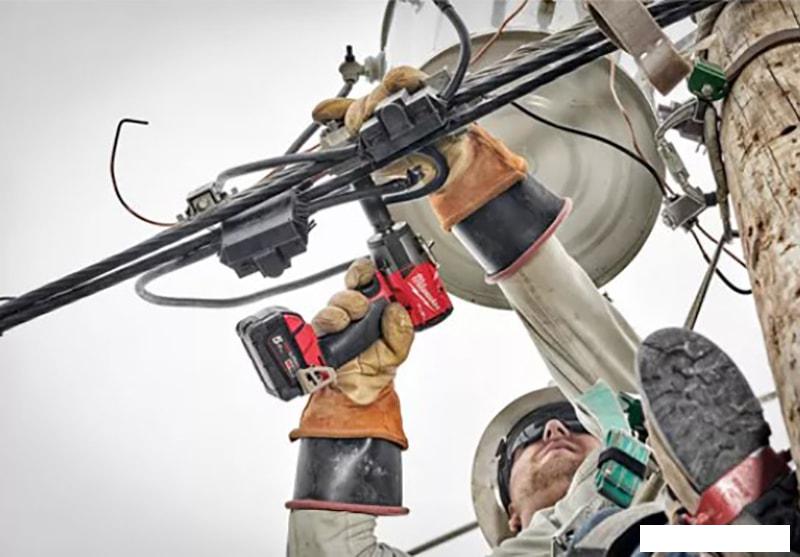 Гайковерт Milwaukee M18 FMTIW2F12-0X 4933478449 (без АКБ, кейс)