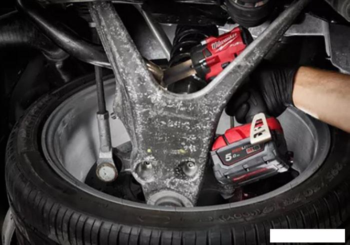 Гайковерт Milwaukee M18 FIW2F38-0X 4933478650 (без АКБ, кейс)