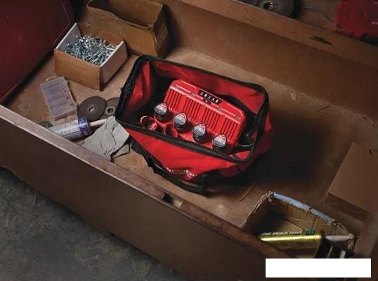 Зарядное устройство Milwaukee M12 C4 4932430554 (12В)
