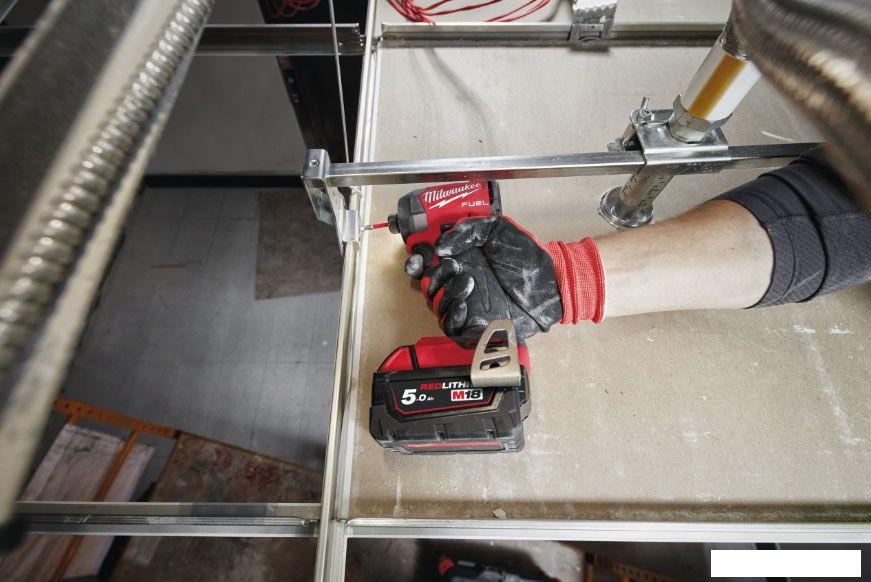 Винтоверт Milwaukee M18 FUEL M18FID3-0X 4933479864 (без АКБ, кейс)