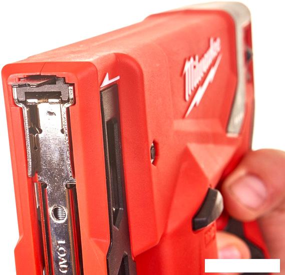Степлер Milwaukee M12 BST-202X 4933459635 (с 2-мя АКБ)